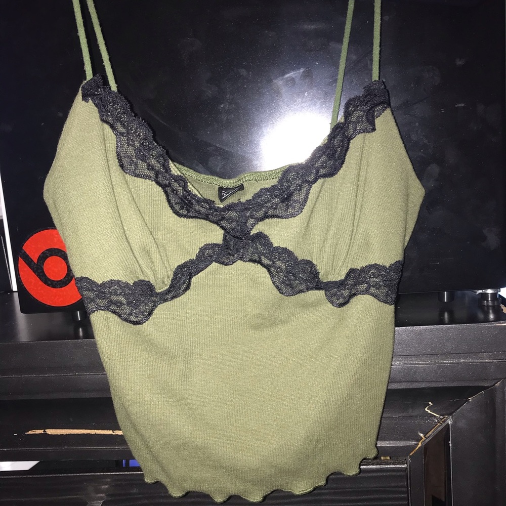 Olive green/black crop tee